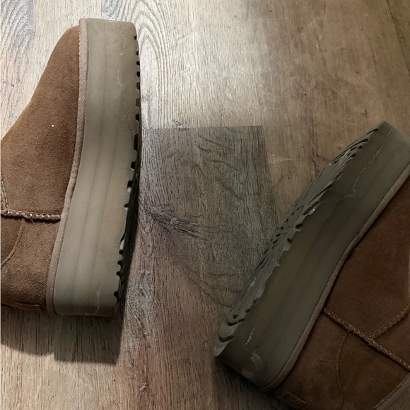 UGG Brown Ankle PLATFORM Boots - Picture 2 of 5